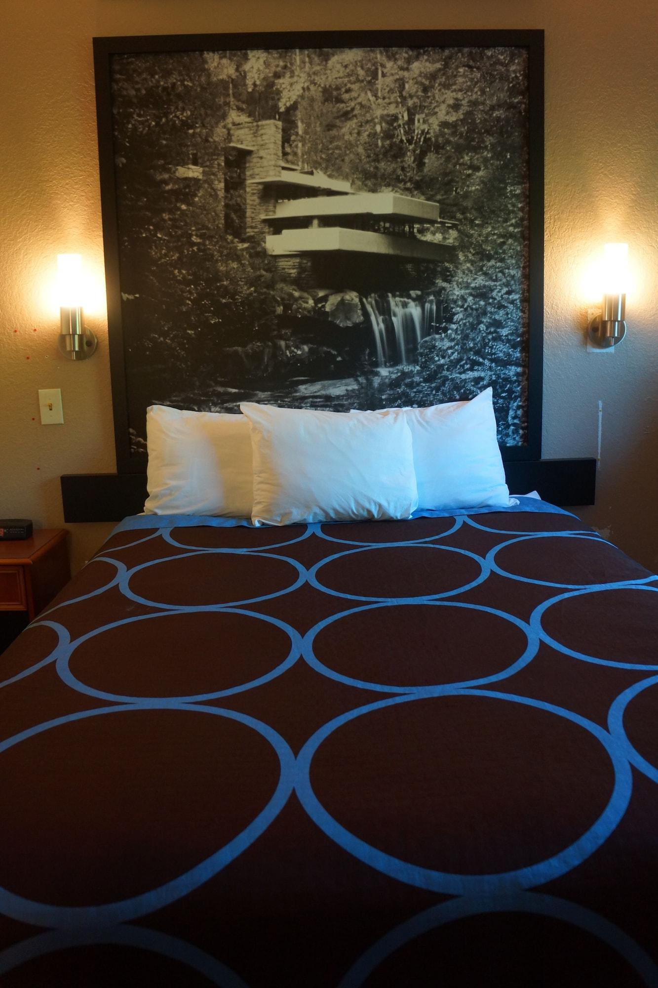 Super 8 By Wyndham Delmont Hotel Exterior photo